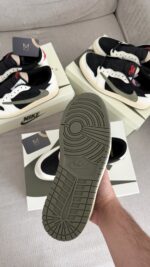 Nike Air Jordan 1 Low Travis Scott Olive - Afbeelding 3