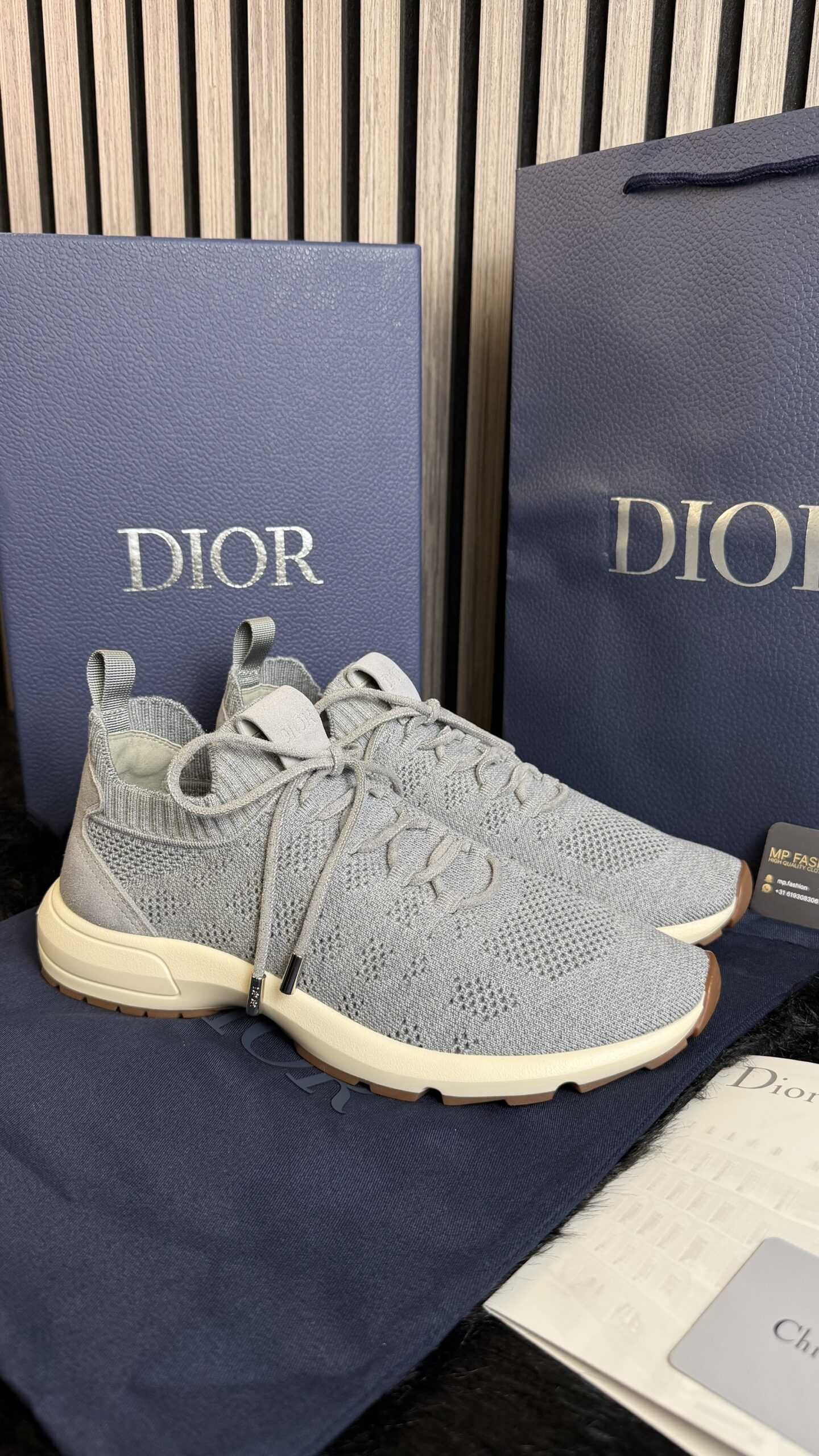 img_1122 Dior B80-Lounge Grey - Afbeelding 1