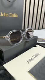 John Dalia Project05 Transparent With Dark Glasses - Afbeelding 2