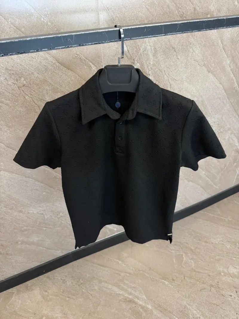 img_1381 Louis Vuitton Monogram Polo Zwart - Afbeelding 1