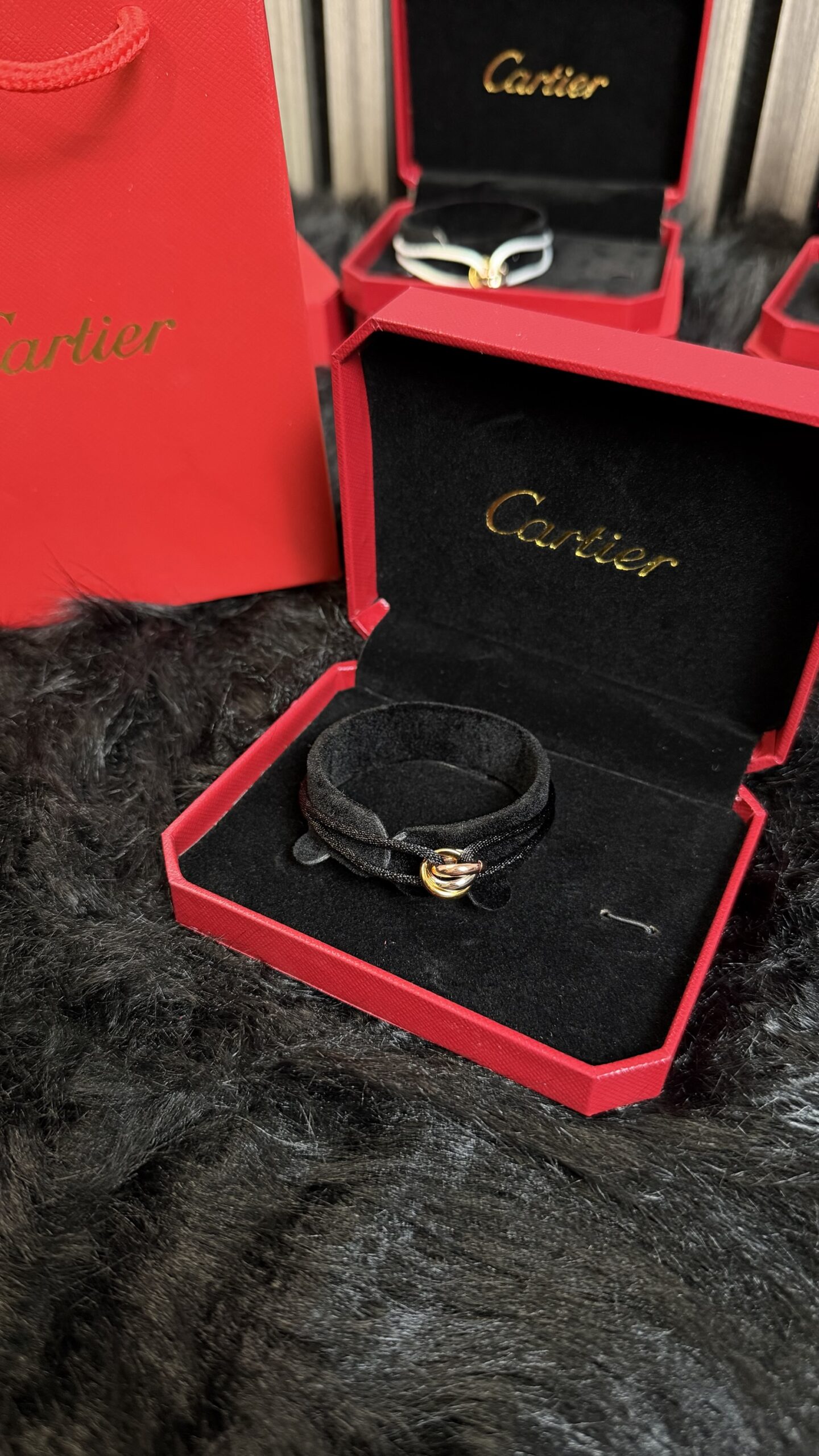 img_1597 Cartier Trinity Bracelet Black - Afbeelding 1