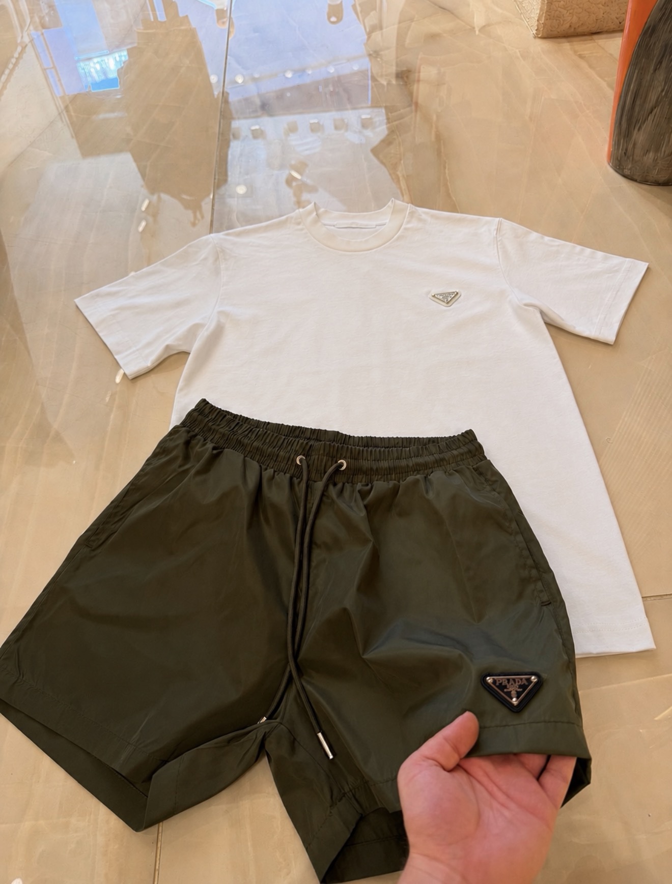 screenshot-19 Prada Set White T-Shirt & Green Swim Shorts - Afbeelding 1