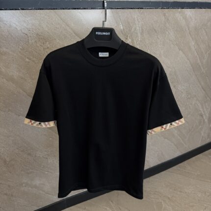 Burberry Black T-Shirt Sleeve End Pattern