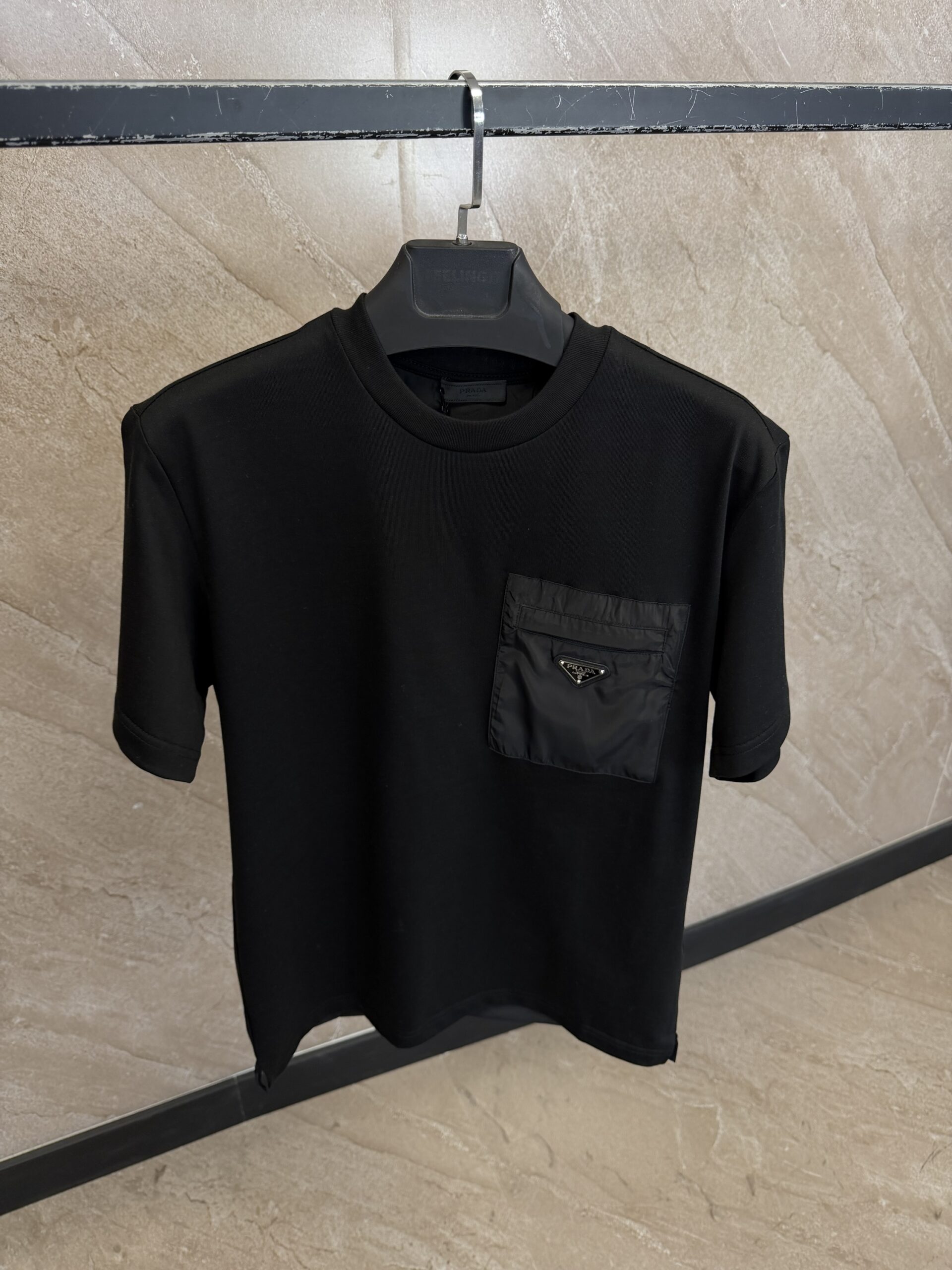 img_2510 Prada T-Shirt With Black Pocket Logo - Afbeelding 1