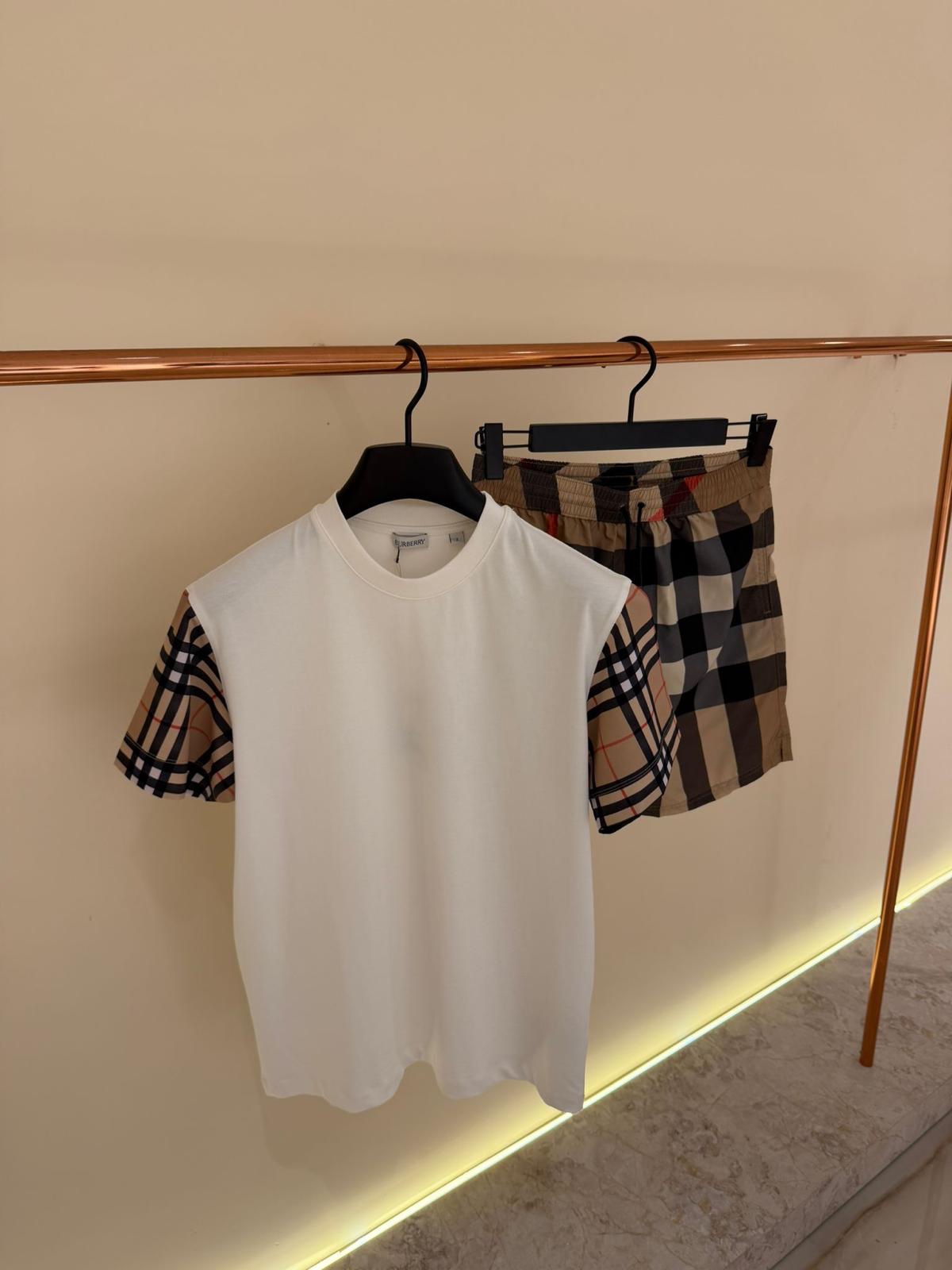 img_3042 Burberry Set White T-Shirt & Swimshorts - Afbeelding 1