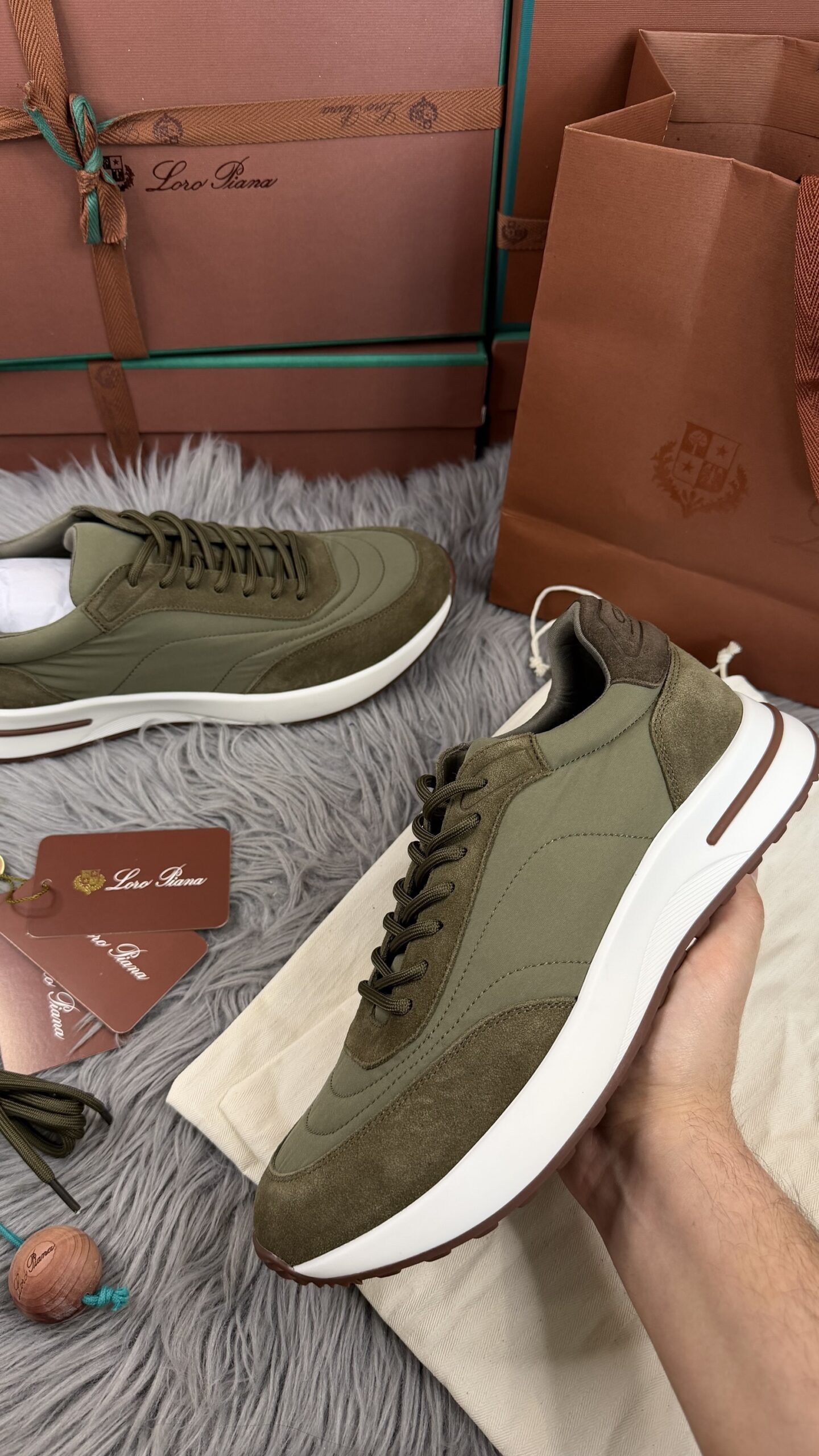 img_8663 Loro Piana Weekend Walk Sneaker Olive Green - Afbeelding 1