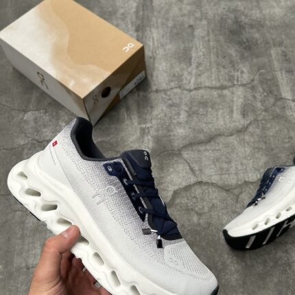 On Cloud Sneakers White Blue
