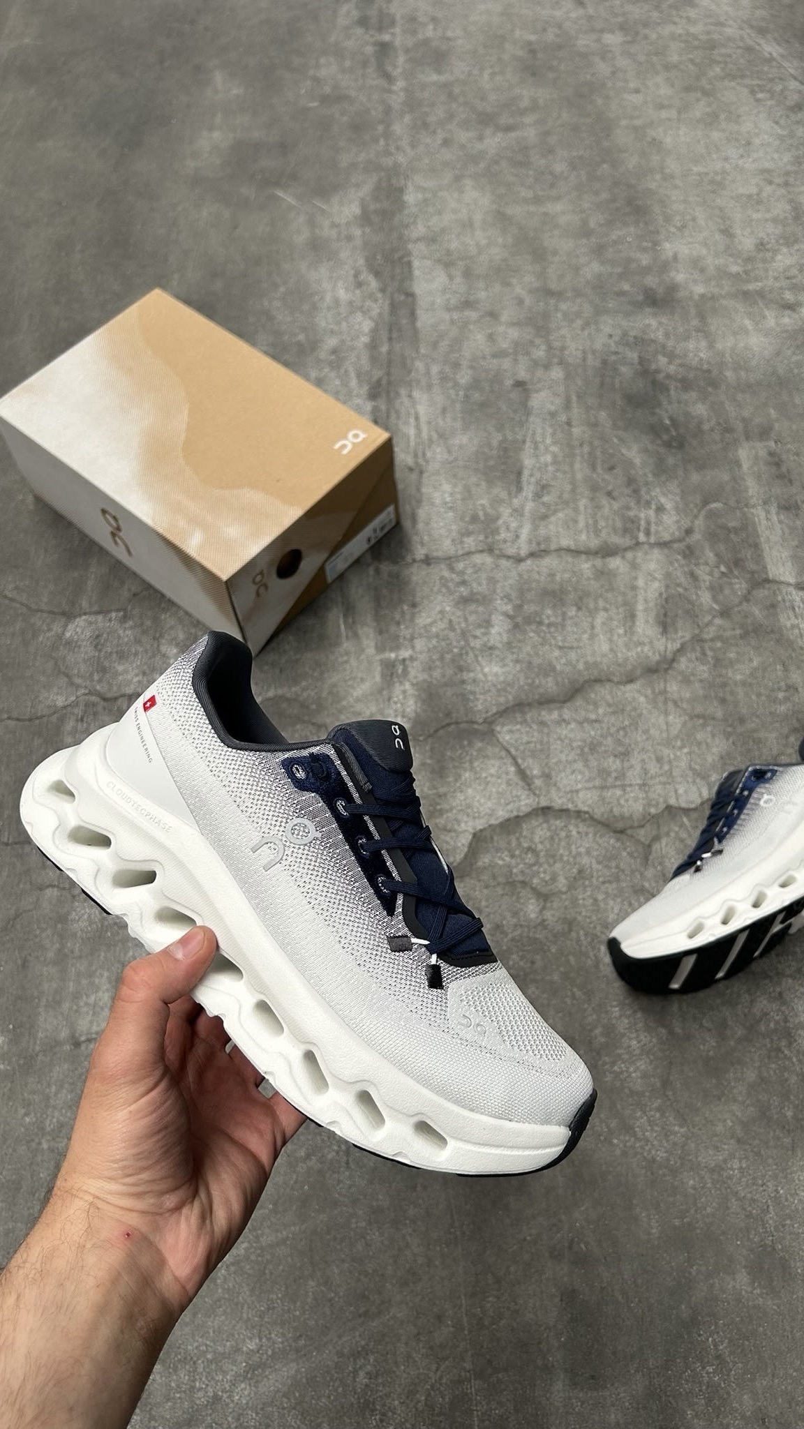 1fa7bc18-f88d-4b1a-b005-bb073c867022 On Cloud Sneakers White Blue - Afbeelding 1